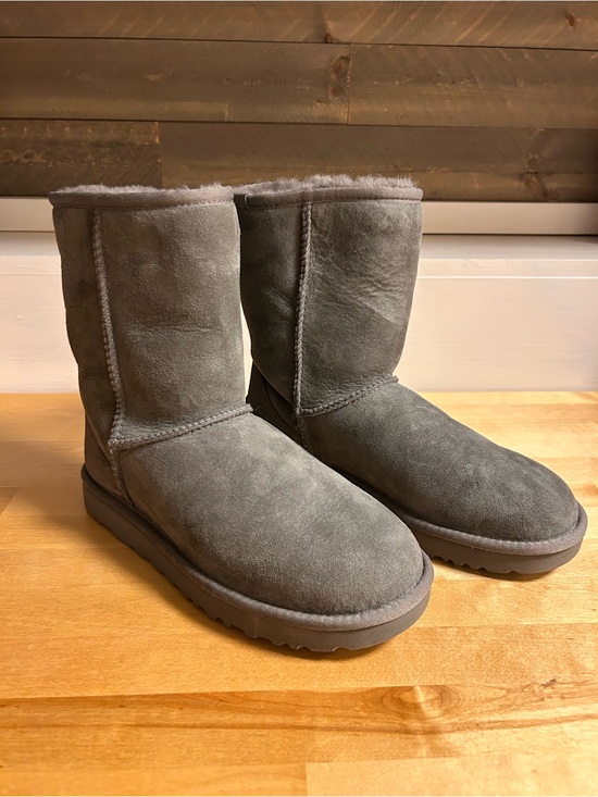 UGG Shoes - UGG Classic Short Suede Shearling Boots - Gray